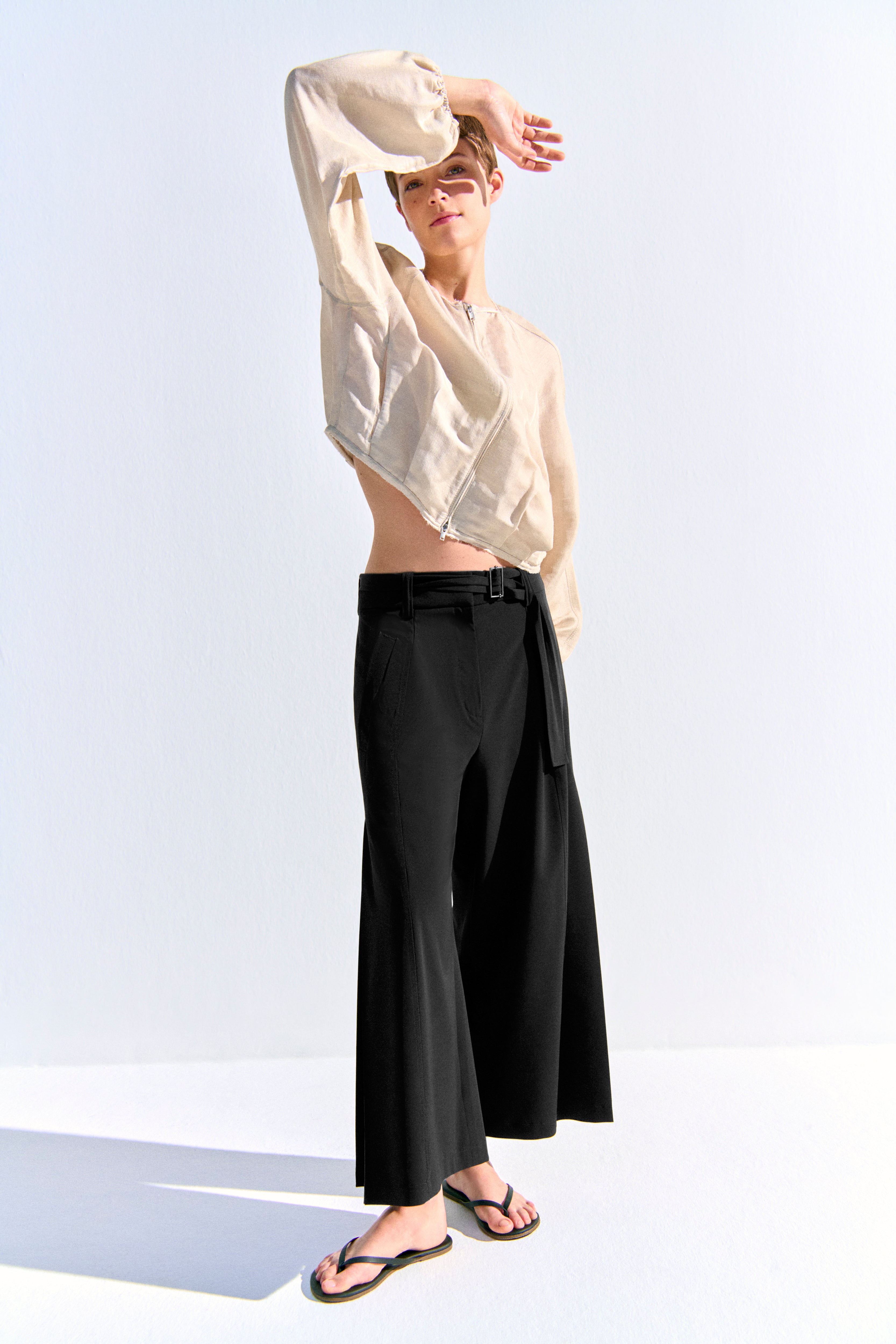 cambio-celeste-wide-fit-hose-cropped-schwarz image 5