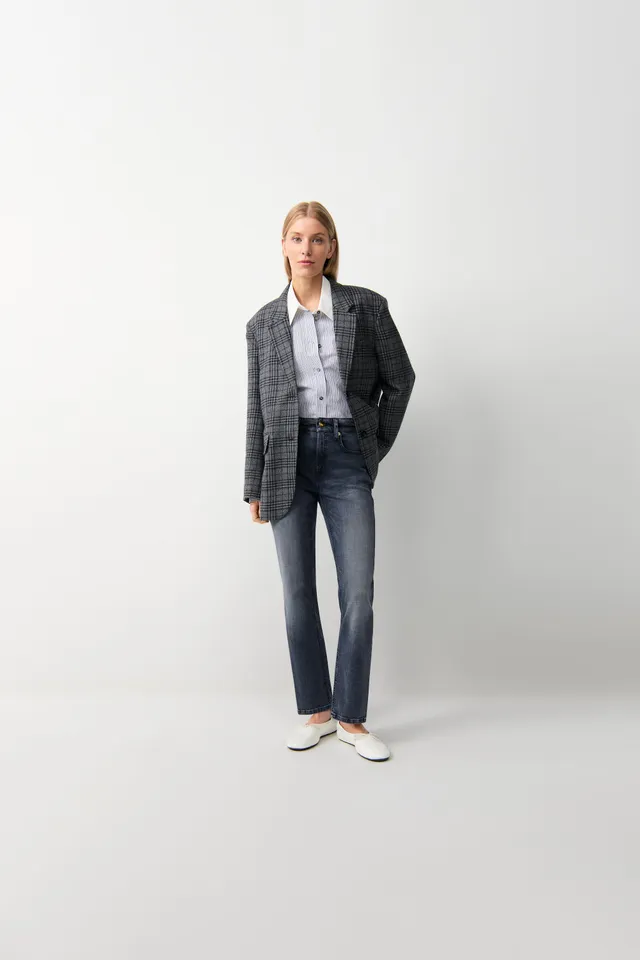 cambio-gini-straight-fit-jeans-lang-superstretch-black-denim-midnight-stone-used image 1