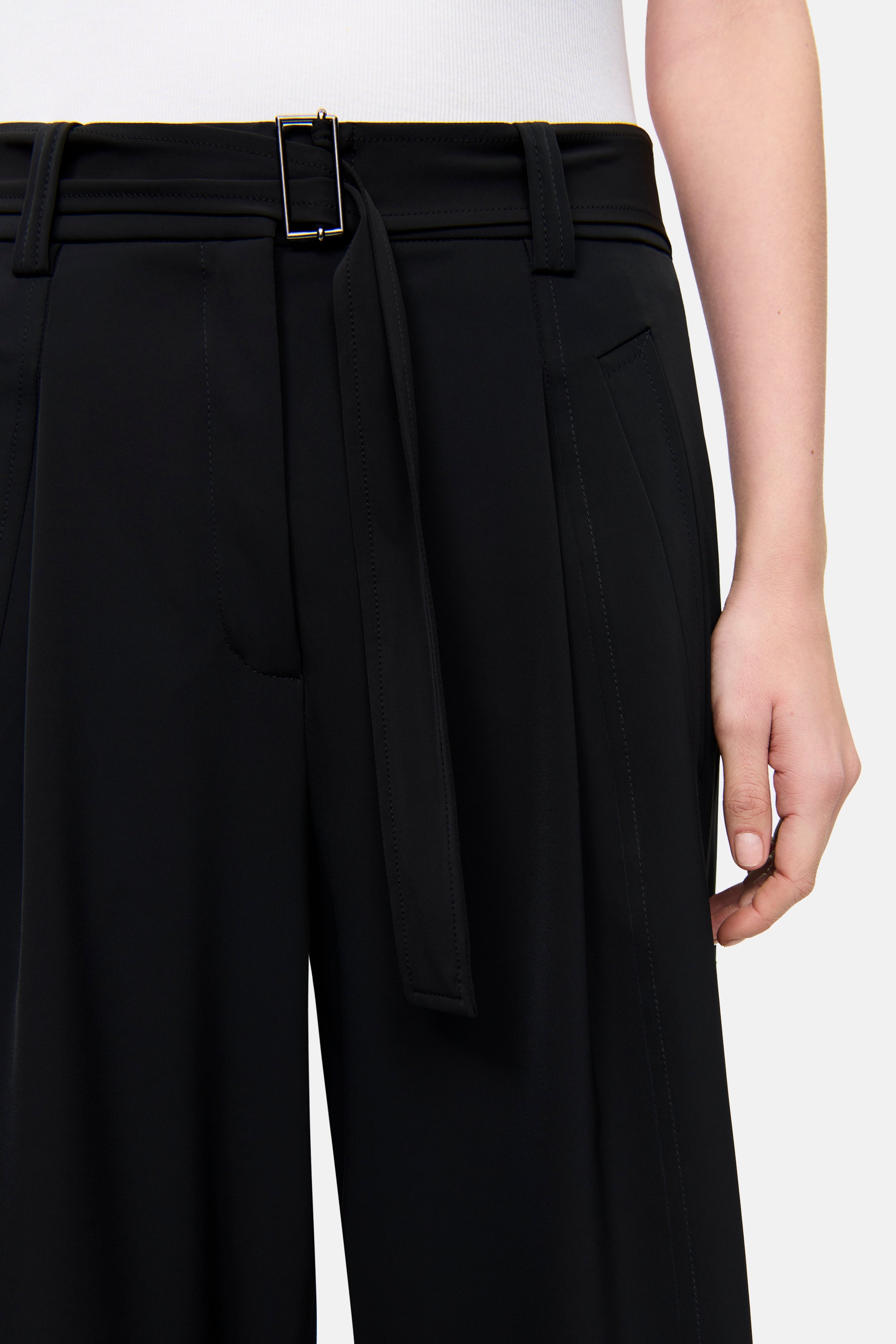 cambio-celeste-wide-fit-hose-cropped-schwarz image 4